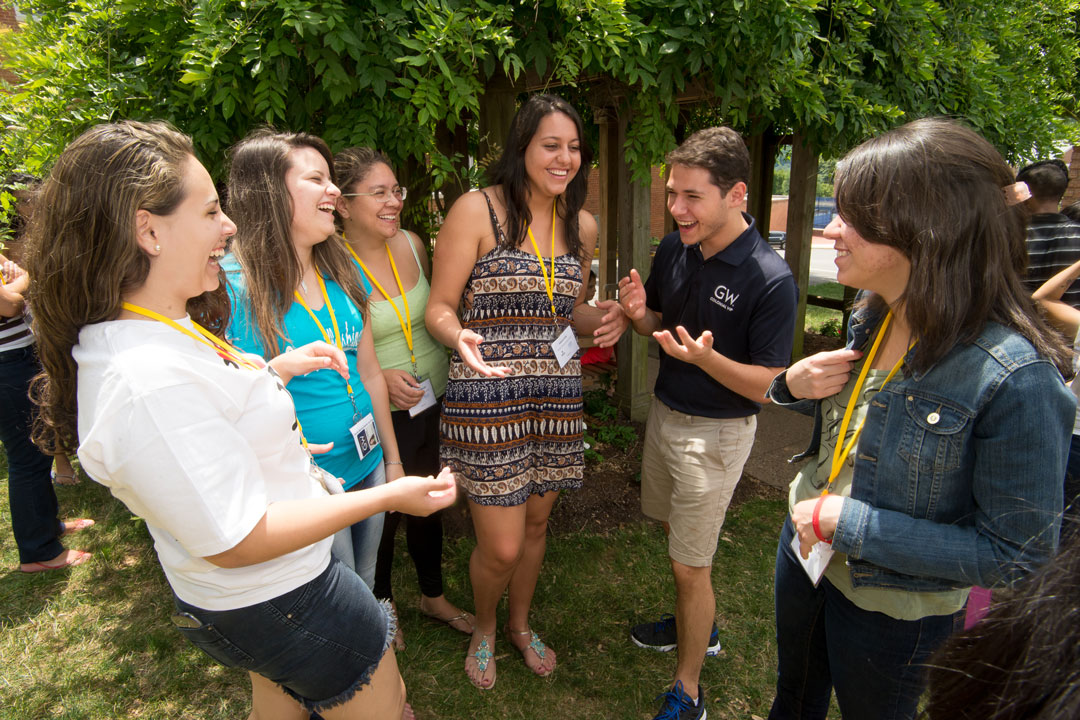 Brasilia Without Border students at a barbecue