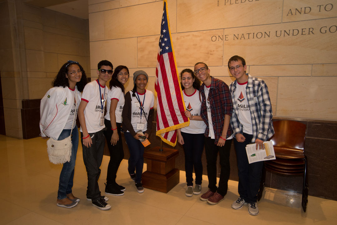 Brasilia Without Border students at the Capitol building