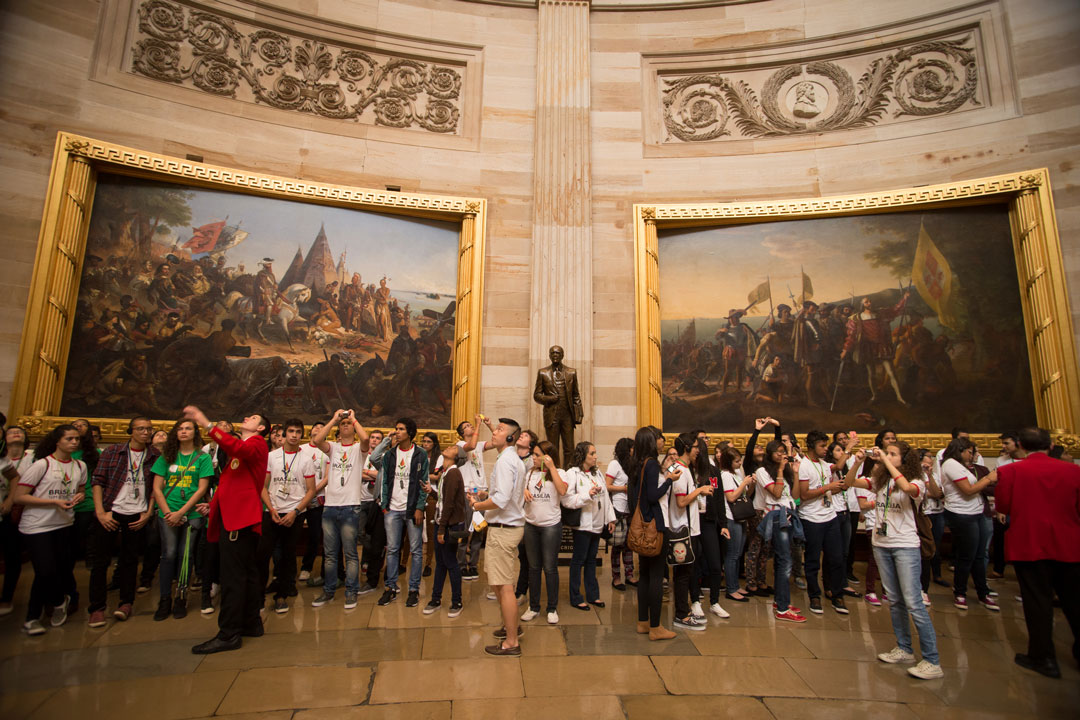 Brasilia Without Border students at the Capitol building
