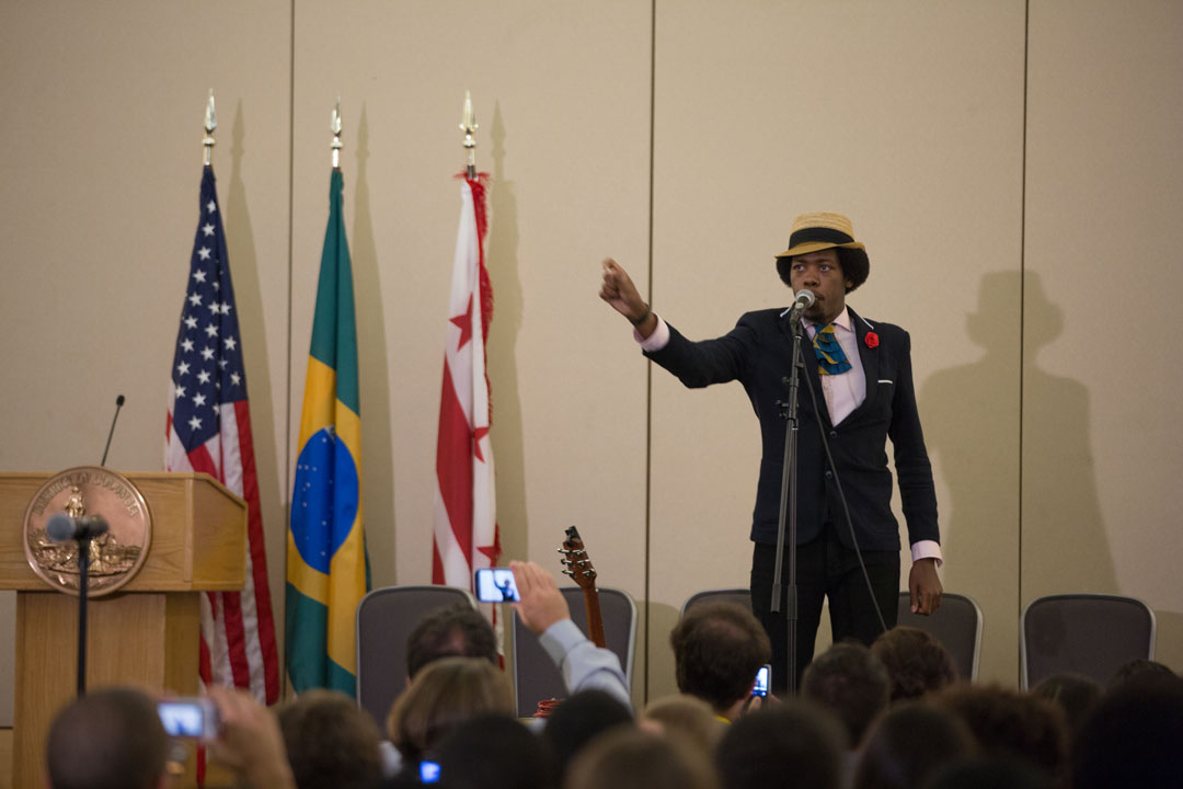 Brasilia Without Border students hearing from the DC Mayor's office