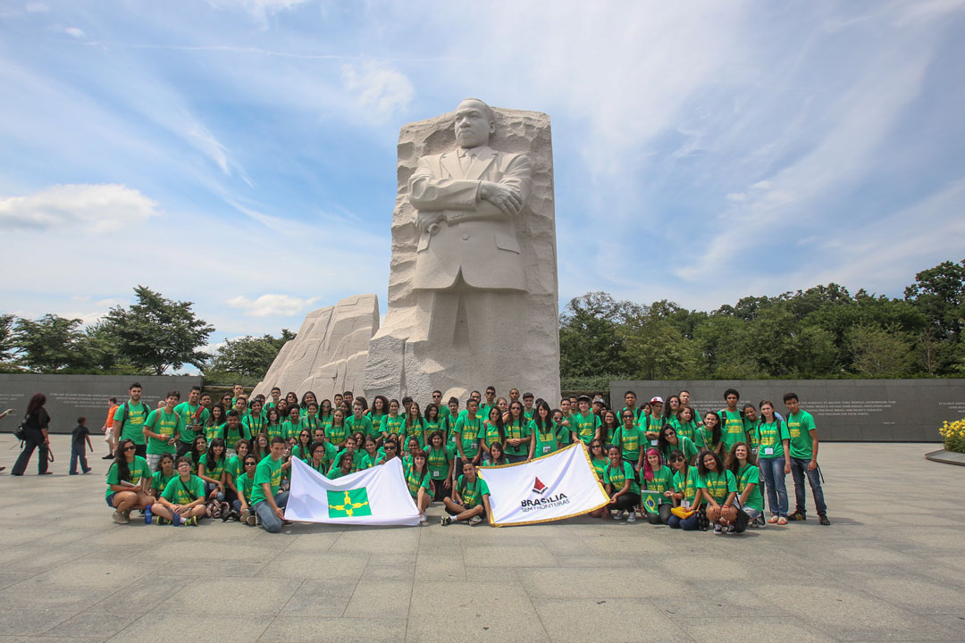 Brasilia Without Border students at the monuments in DC