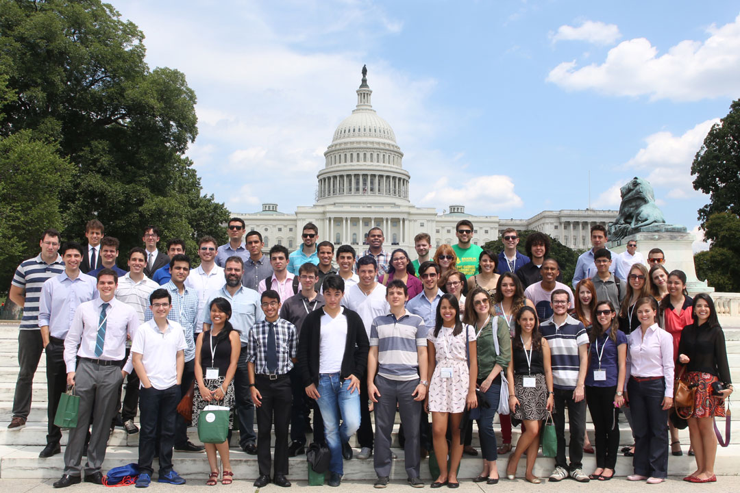 Brasilia Without Border students at the monuments in DC