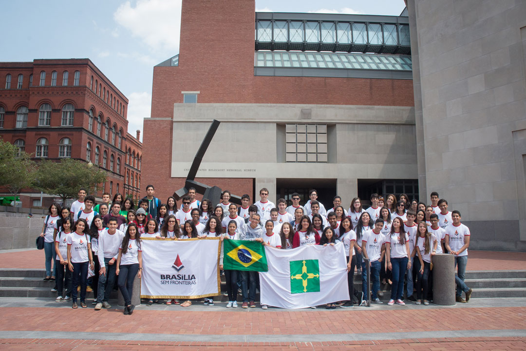 Brasilia Without Border students at the Holocaust Museum