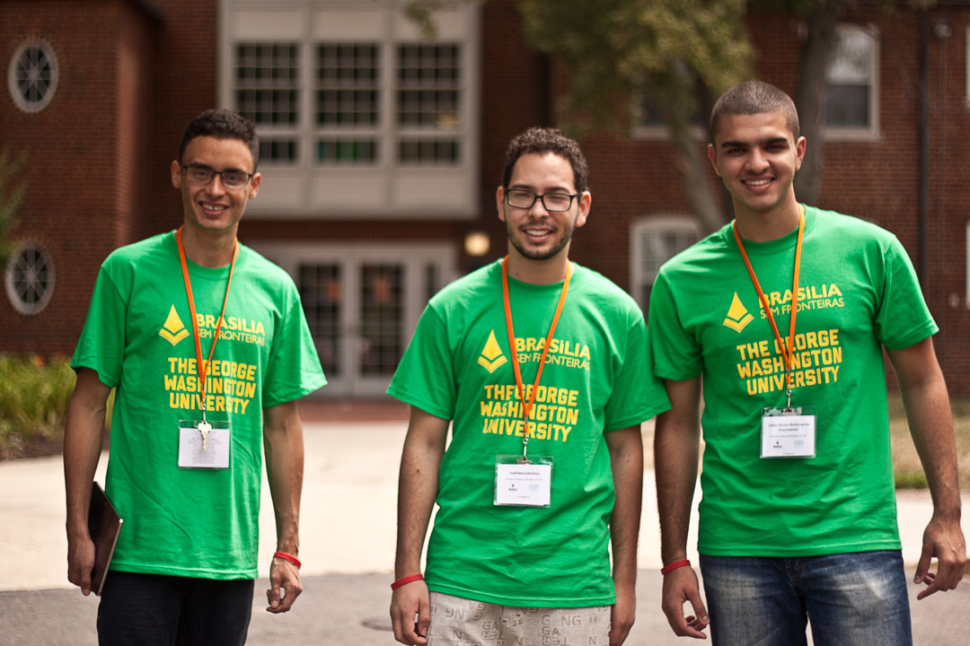 Students in the Brasilia Without Borders program