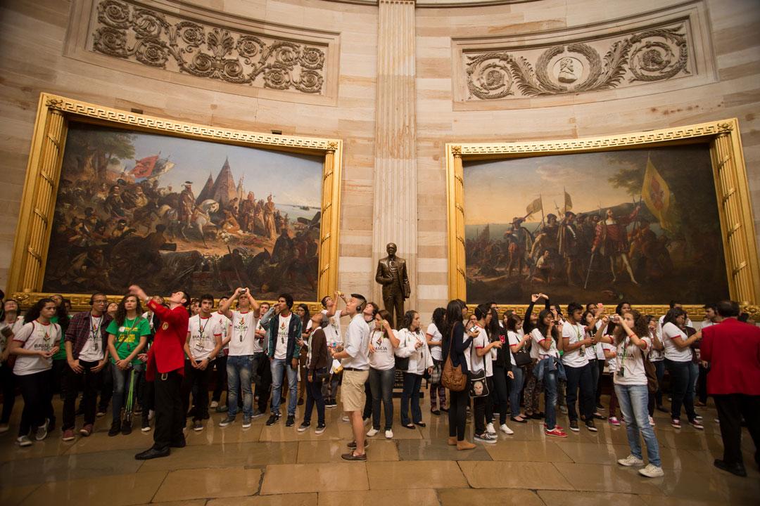 Brasilia Without Border students at the Capitol building